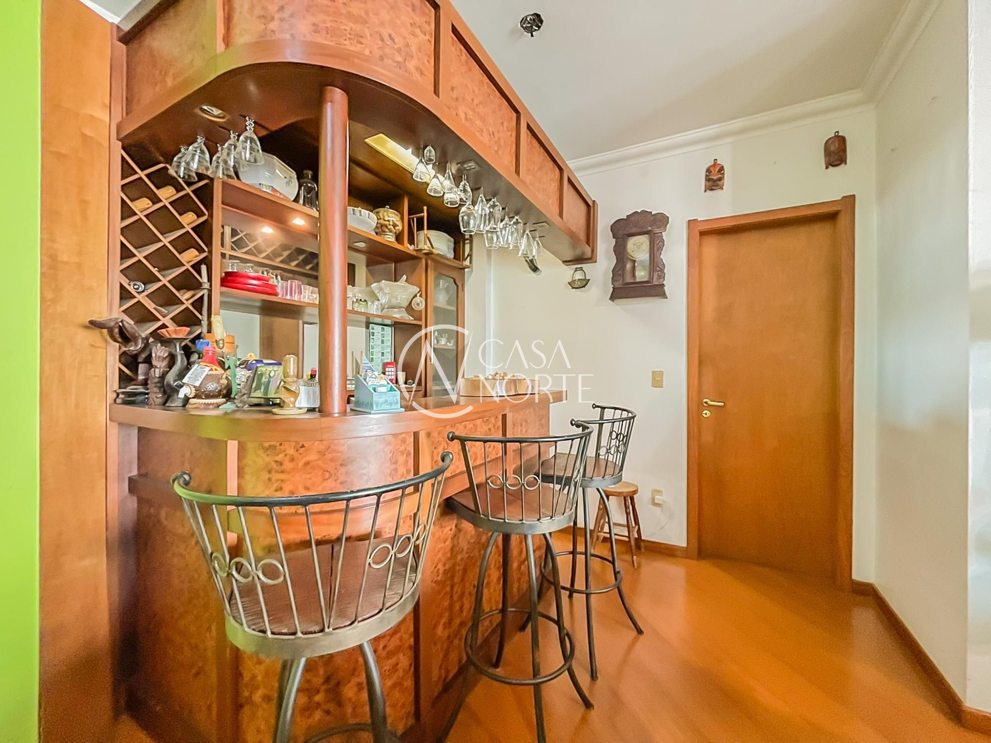 Apartamento à venda com 3 quartos, 112m², 1 suíte, 2 vagas, Rua Visconde do Herval no bairro Menino Deus em Porto Alegre