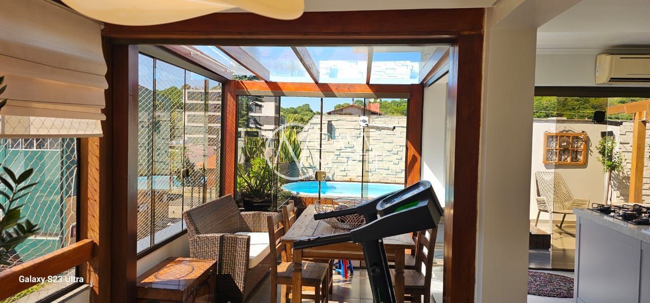 Cobertura à venda com 2 quartos, 165m², 1 suíte, 2 vagas, Rua José Scutari no bairro Passo da Areia em Porto Alegre