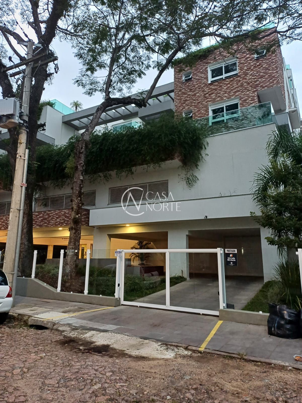 Apartamento à venda com 3 quartos, 123m², 1 suíte, 3 vagas, Dona Amélia no bairro Menino Deus em Porto Alegre