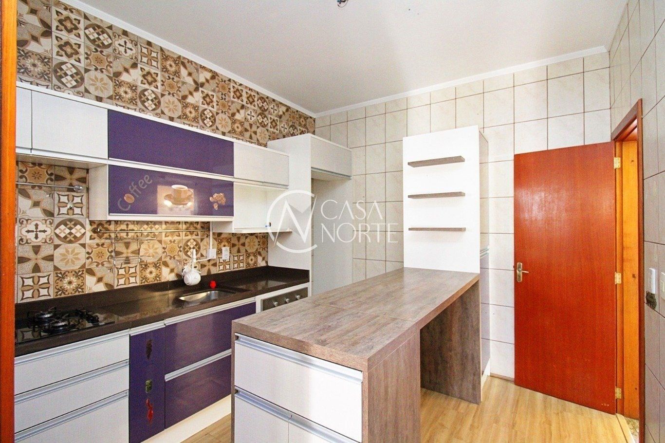 Casa à venda com 3 quartos, 155m², 1 suíte, 2 vagas, Rua Jacundá no bairro Guarujá em Porto Alegre