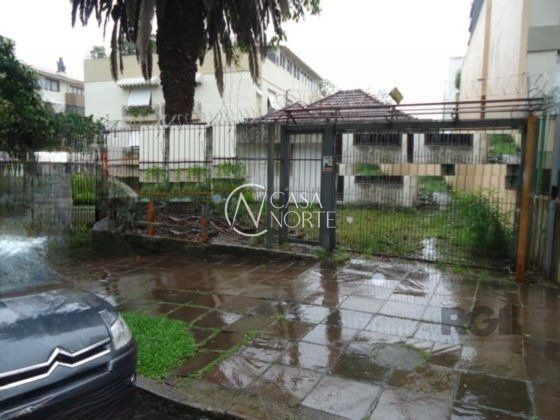 Casa à venda com 1 quarto, 350m², 6 vagas, Rua Lagoinha no bairro Petrópolis em Porto Alegre
