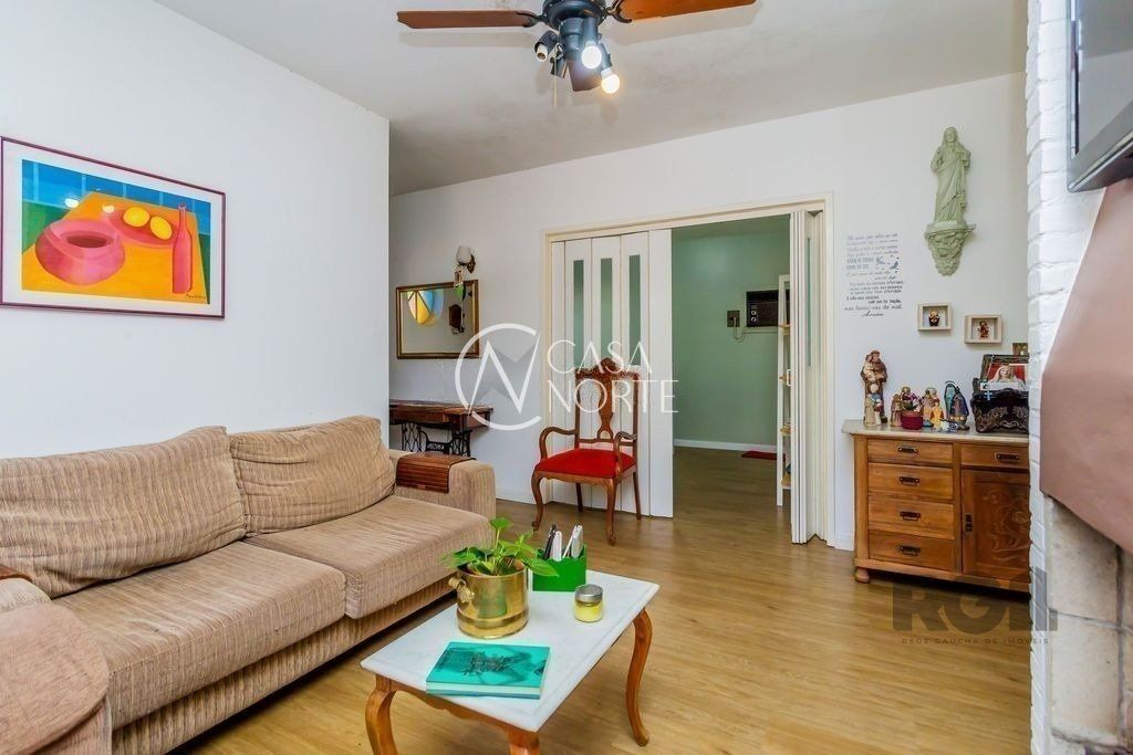 Casa à venda com 3 quartos, 172m², 3 vagas, Avenida Clemenciano Barnasque no bairro Teresópolis em Porto Alegre