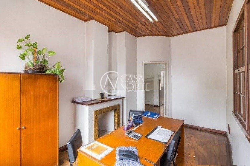 Casa à venda com 3 quartos, 120m², 3 vagas, Avenida Bento Gonçalves no bairro Partenon em Porto Alegre
