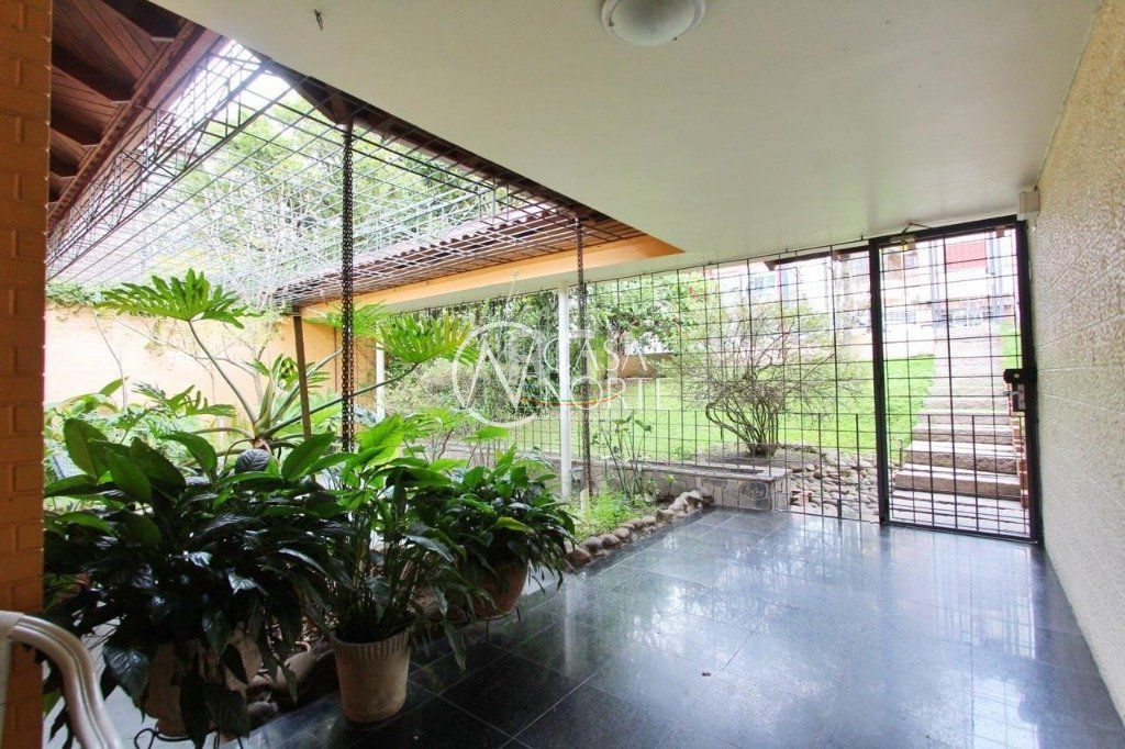 Casa à venda com 3 quartos, 250m², 1 vaga, Travessa Marechal Bormann no bairro Teresópolis em Porto Alegre