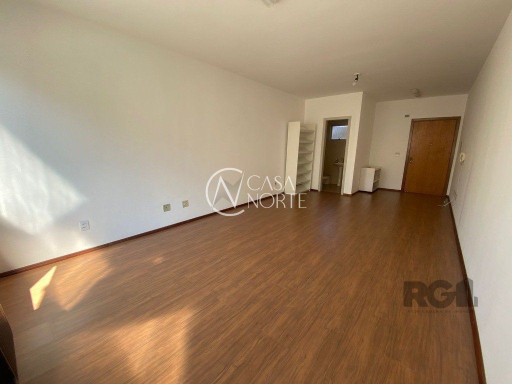 Sala Comercial à venda com 1 quarto, 33m², Avenida Cristóvão Colombo no bairro Moinhos de Vento em Porto Alegre