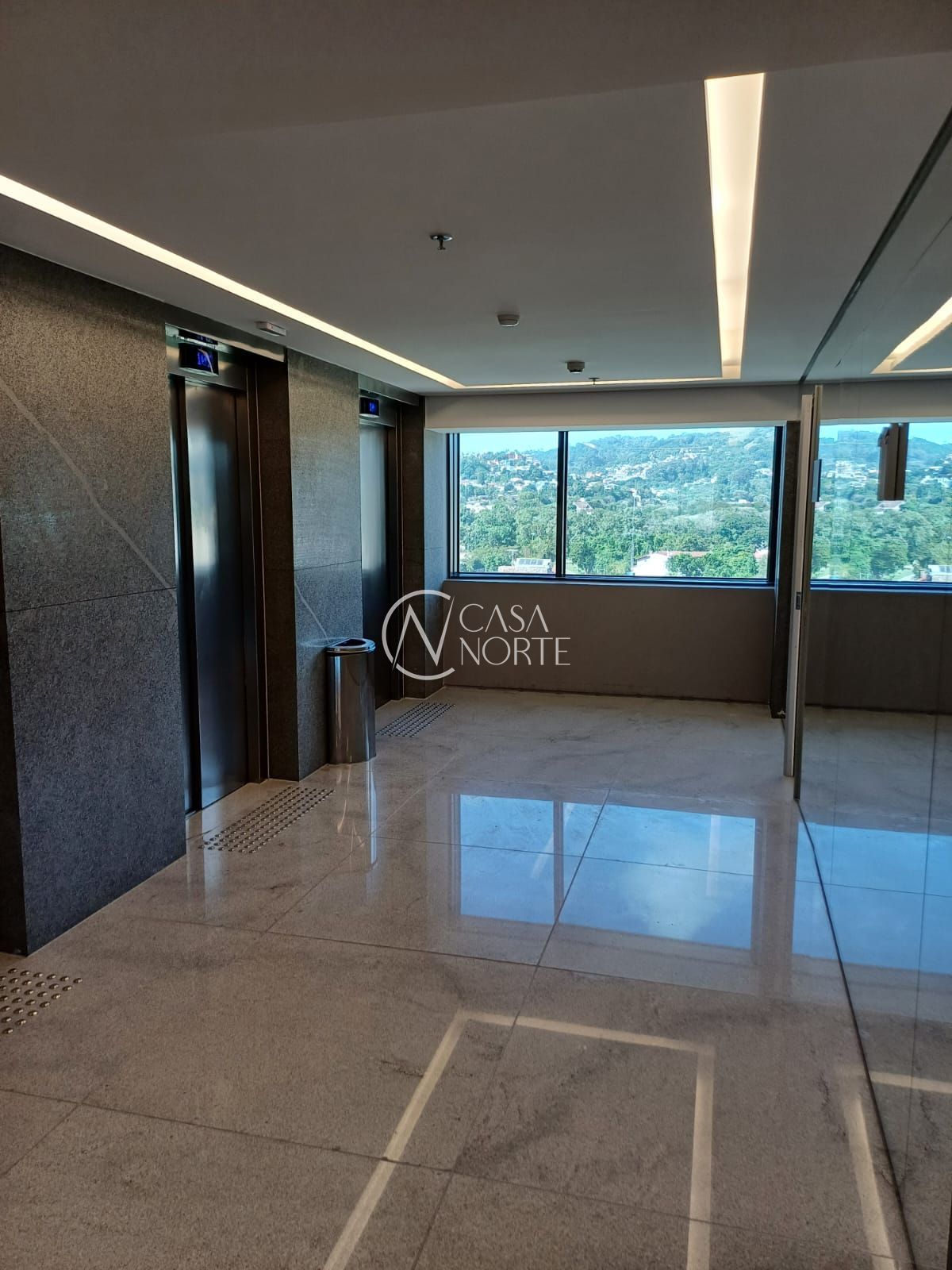 Sala Comercial à venda com 1 quarto, 48m², 1 vaga, Avenida Aparício Borges no bairro Teresópolis em Porto Alegre