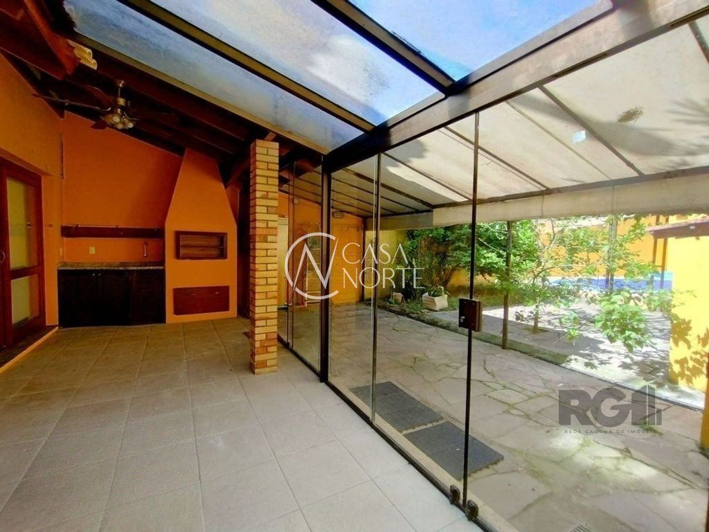 Casa à venda com 3 quartos, 193m², 1 suíte, 2 vagas, Rua Rincão no bairro Ipanema em Porto Alegre