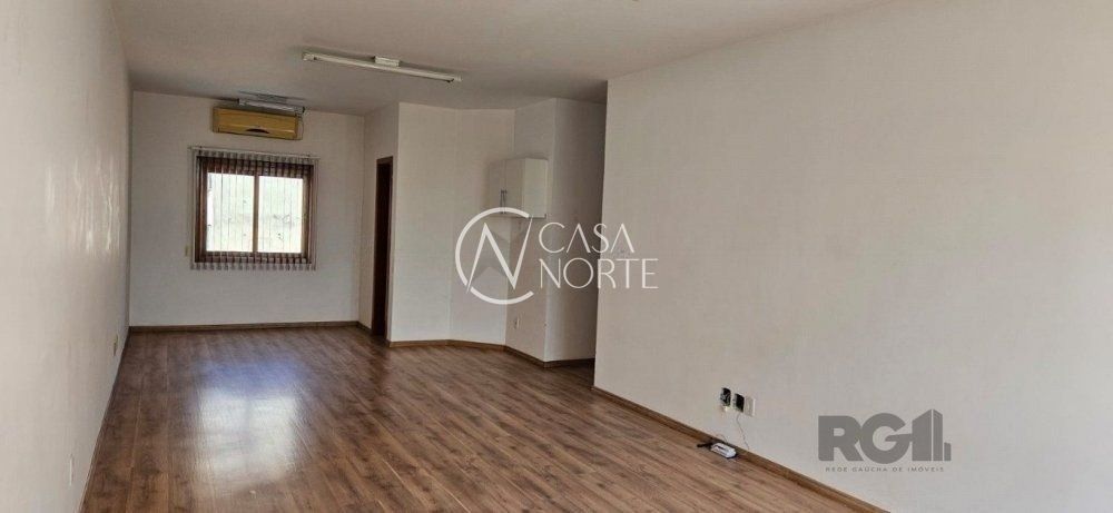 Sala Comercial à venda , 44m², Rua Felix da Cunha no bairro Floresta em Porto Alegre