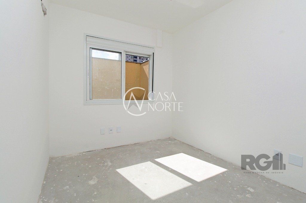 Apartamento à venda com 3 quartos, 179m², 1 suíte, 2 vagas, Rua Roque Calage no bairro Passo da Areia em Porto Alegre