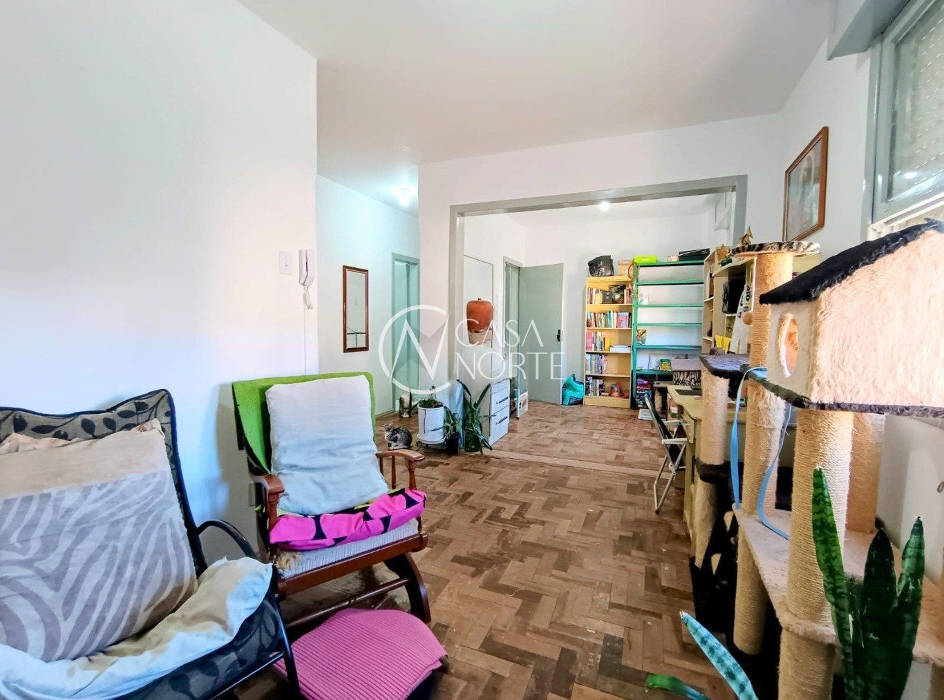 Apartamento à venda com 3 quartos, 63m², 1 vaga, Rua Roque Calage no bairro Passo da Areia em Porto Alegre