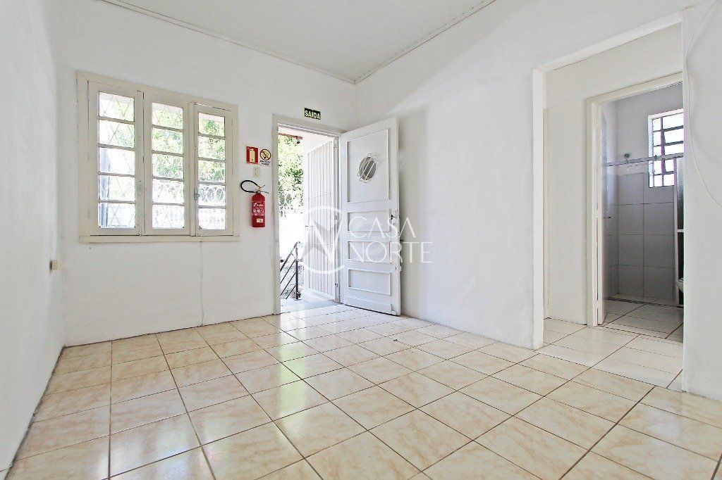 Casa à venda com 2 quartos, 198m², Avenida Engenheiro Ludolfo Boehl no bairro Teresópolis em Porto Alegre