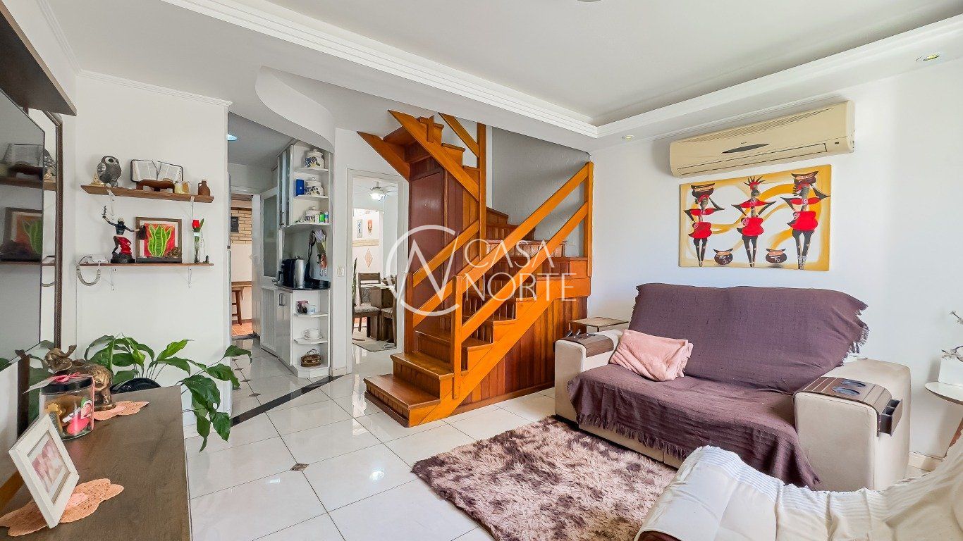 Casa de Condomínio à venda com 2 quartos, 76m², 1 suíte, 2 vagas, Rua Engenheiro Frederico Dahne no bairro Sarandi em Porto Alegre