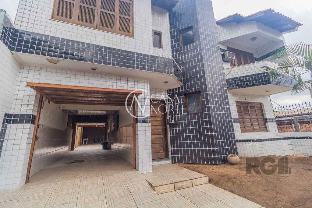 Casa à venda com 3 quartos, 240m², 1 suíte, 6 vagas, Rua Jacob Philippsen no bairro Sarandi em Porto Alegre