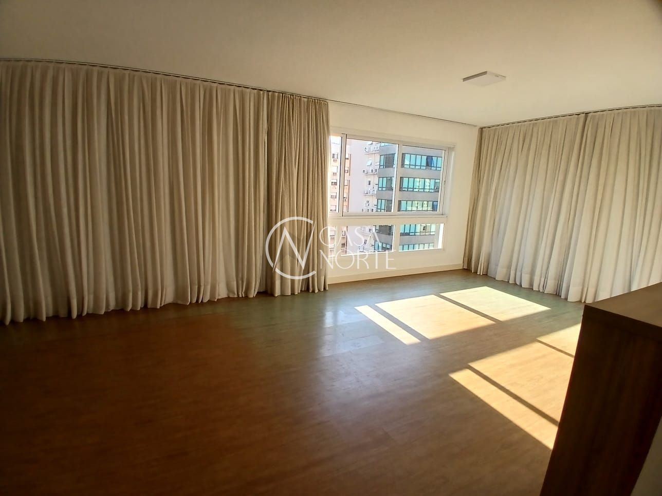 Apartamento à venda com 3 quartos, 113m², 2 suítes, 2 vagas, Rua Doutor Oscar Bittencourt no bairro Menino Deus em Porto Alegre