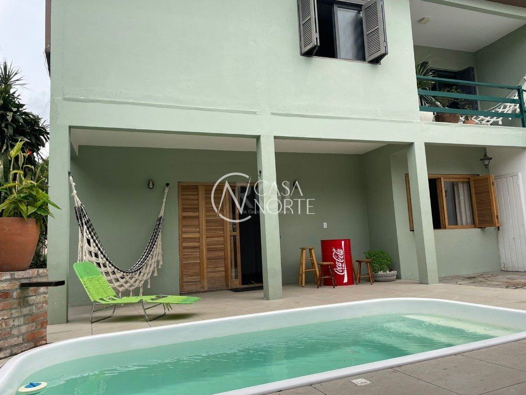 Casa à venda com 3 quartos, 260m², 2 suítes, 2 vagas, Travessa Fortaleza no bairro Nonoai em Porto Alegre