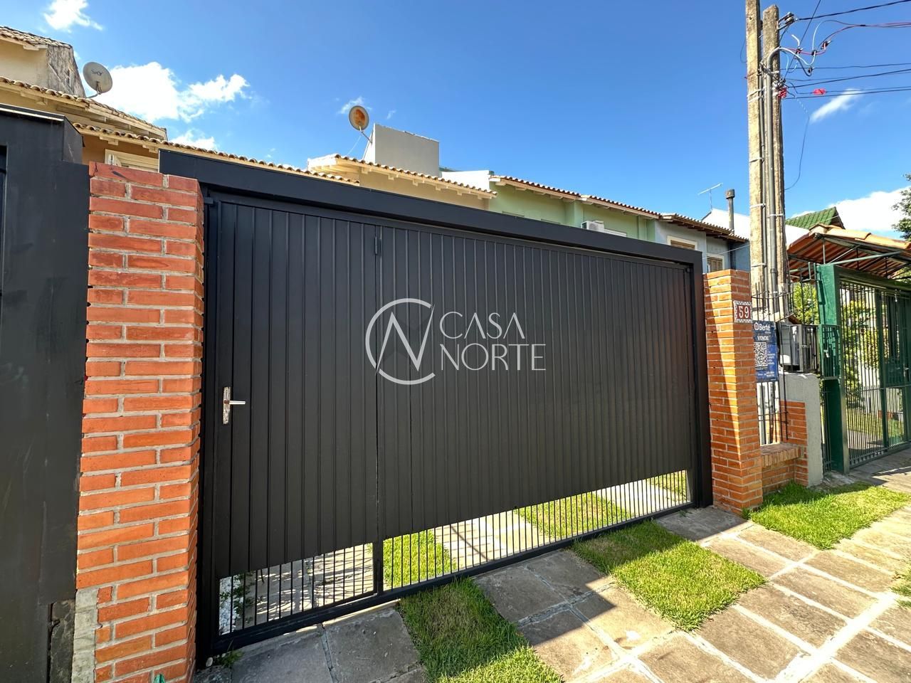 Casa à venda com 3 quartos, 104m², 1 suíte, 3 vagas, Rua Rodolpho Espinoza no bairro Hípica em Porto Alegre