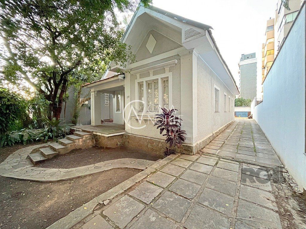 Casa à venda com 2 quartos, 187m², 20 vagas, Rua Felipe de Oliveira no bairro Petrópolis em Porto Alegre