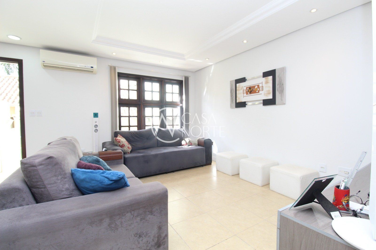 Casa à venda com 3 quartos, 180m², 1 suíte, 2 vagas, Rua do Pampa no bairro Costa e Silva em Porto Alegre