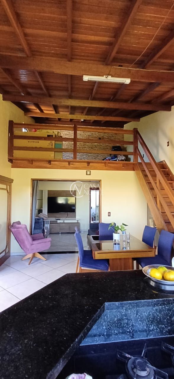 Cobertura à venda com 3 quartos, 210m², 1 suíte, 2 vagas, Travessa Marechal Bormann no bairro Teresópolis em Porto Alegre