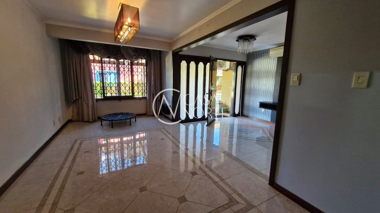 Casa de Condomínio à venda com 4 quartos, 122m², 2 suítes, 2 vagas, Avenida Juca Batista no bairro Ipanema em Porto Alegre