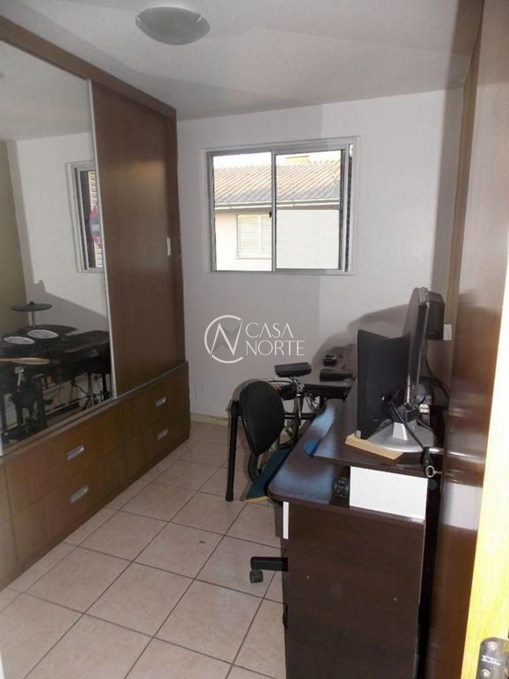 Apartamento à venda com 2 quartos, 38m², 1 vaga, Rua Paulo Renato Ketzer de Souza no bairro Rubem Berta em Porto Alegre