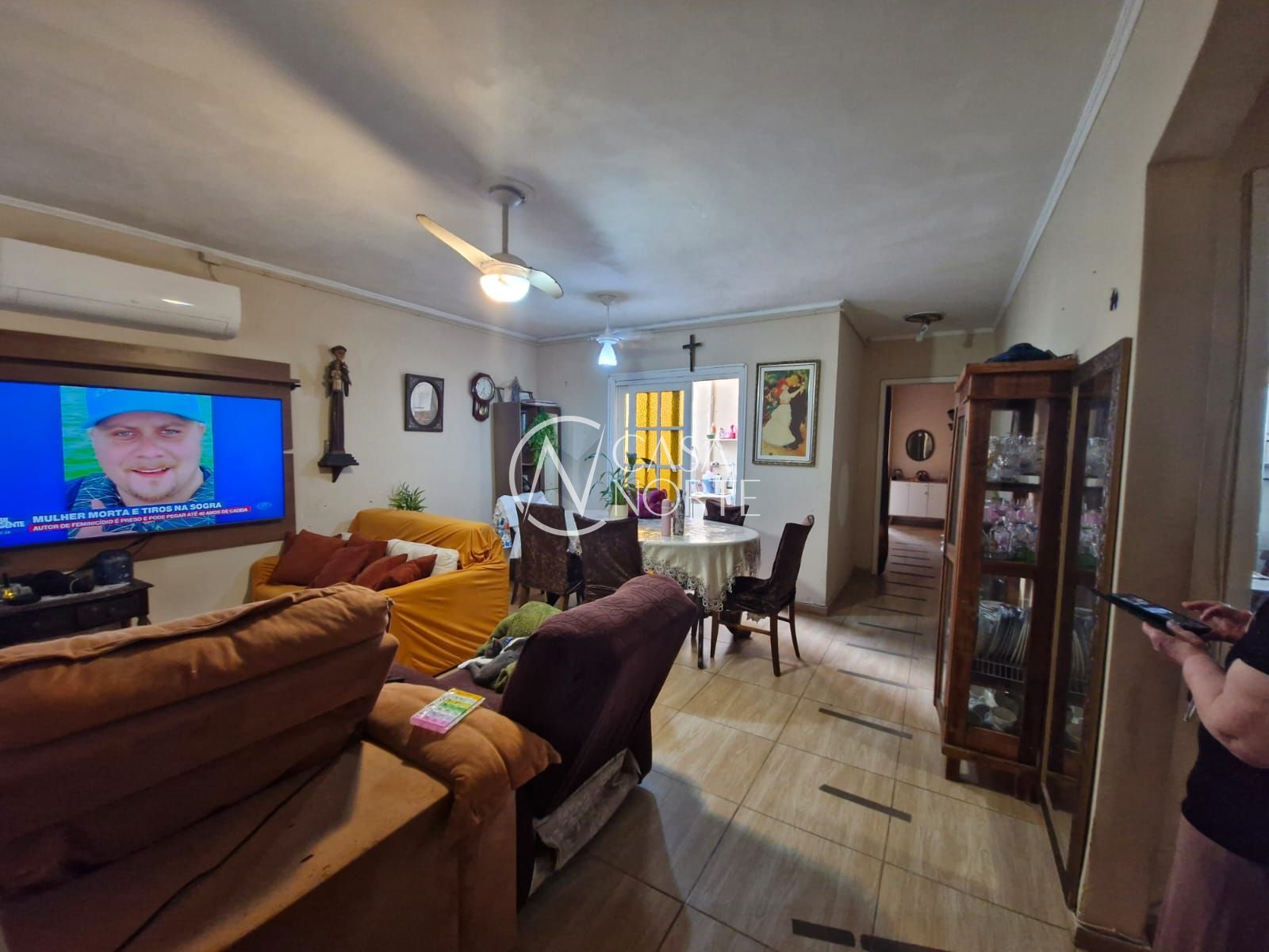 Casa à venda com 3 quartos, 210m², 1 suíte, 3 vagas, Rua Coelho da Costa no bairro Nonoai em Porto Alegre