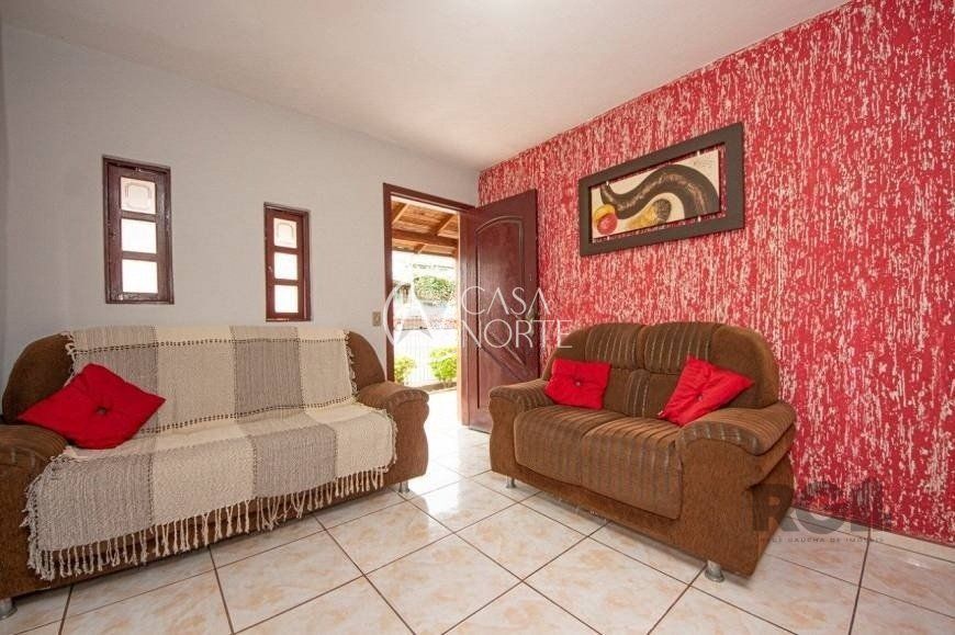 Casa à venda com 3 quartos, 158m², 3 vagas, Avenida Gomes de Carvalho no bairro Passo das Pedras em Porto Alegre