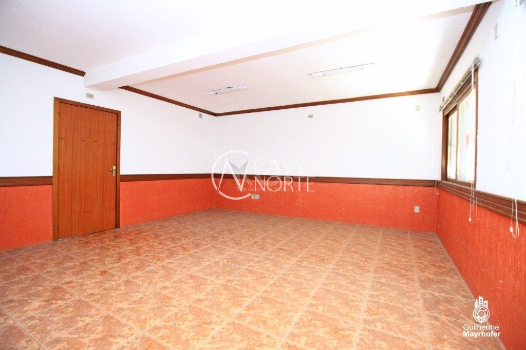 Casa à venda com 3 quartos, 258m², 1 suíte, 3 vagas, Rua Professor Alvaro Alvim no bairro Rio Branco em Porto Alegre