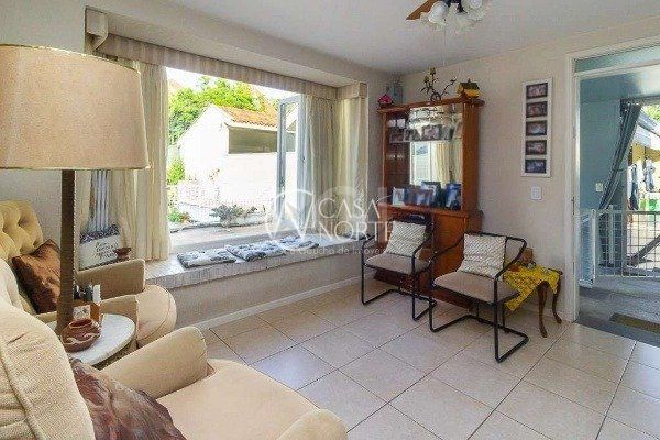 Casa à venda com 3 quartos, 227m², 1 suíte, 4 vagas, Rua Placido de Castro no bairro Azenha em Porto Alegre