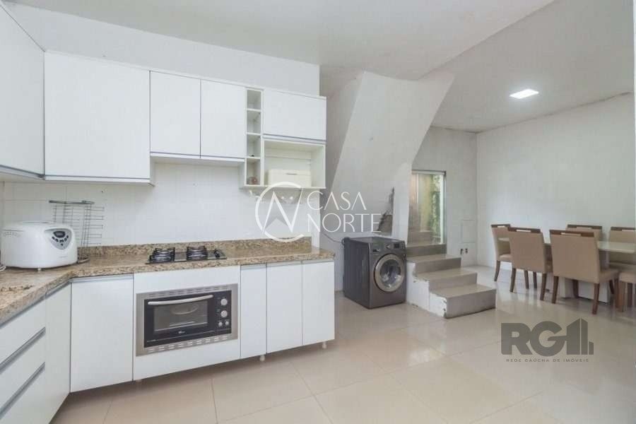 Casa à venda com 4 quartos, 160m², 2 suítes, 2 vagas, Rua Itagibá no bairro Santa Tereza em Porto Alegre