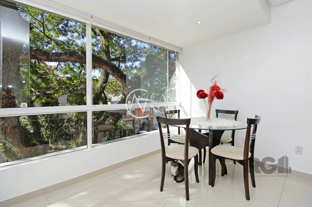 Apartamento à venda com 2 quartos, 82m², 2 suítes, 1 vaga, Rua Roque Gonzales no bairro Jardim Botânico em Porto Alegre