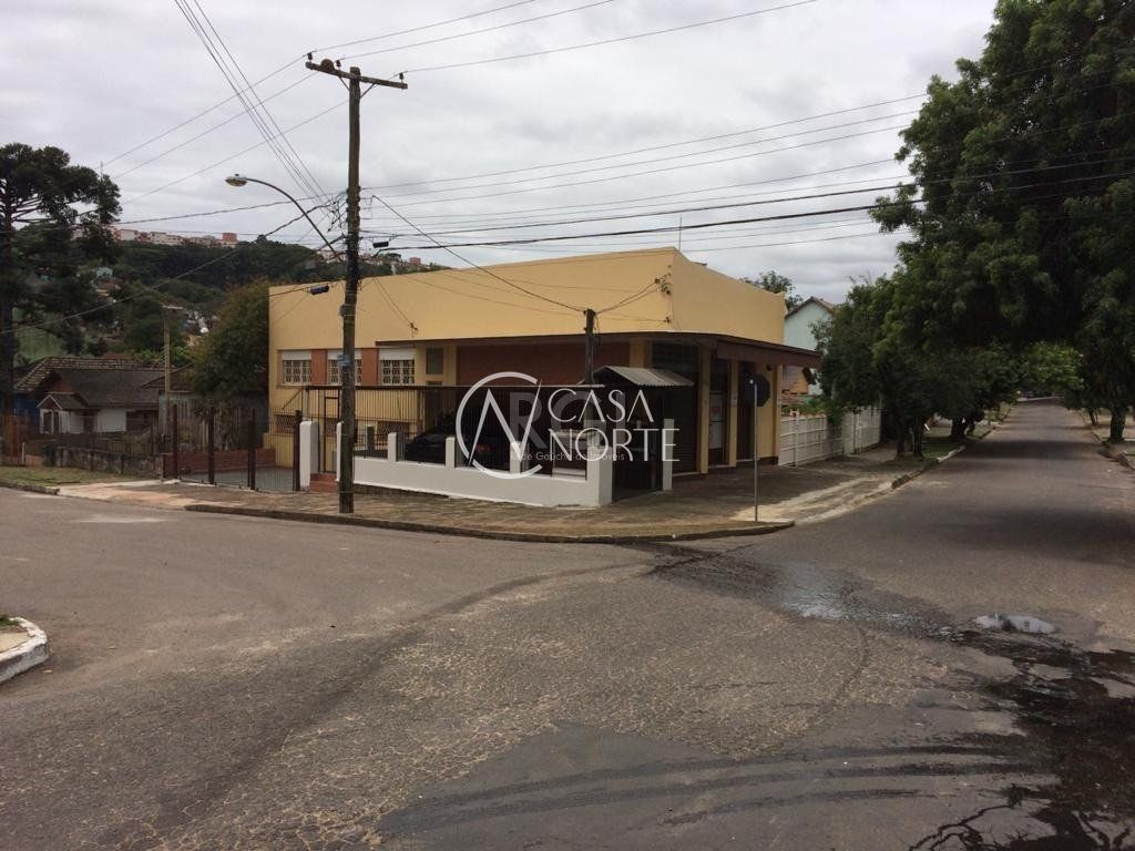 Casa à venda com 4 quartos, 233m², 5 vagas, Avenida São Borja no bairro Nonoai em Porto Alegre