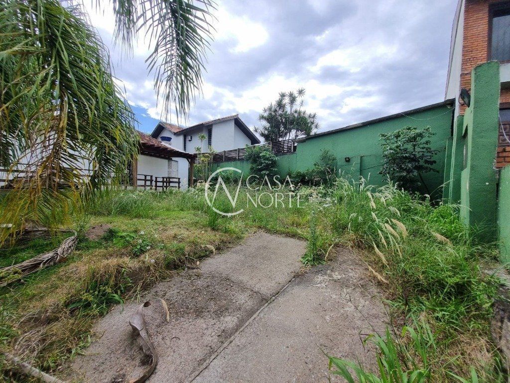 Casa à venda com 3 quartos, 120m², 4 vagas, Rua Manaue no bairro Vila Assunção em Porto Alegre