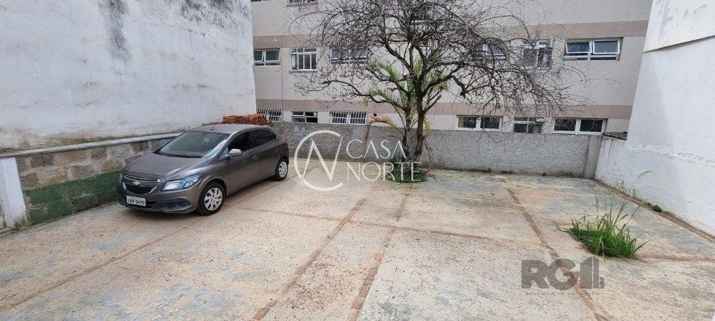 Casa à venda com 2 quartos, 105m², 5 vagas, Rua Felizardo Furtado no bairro Petrópolis em Porto Alegre