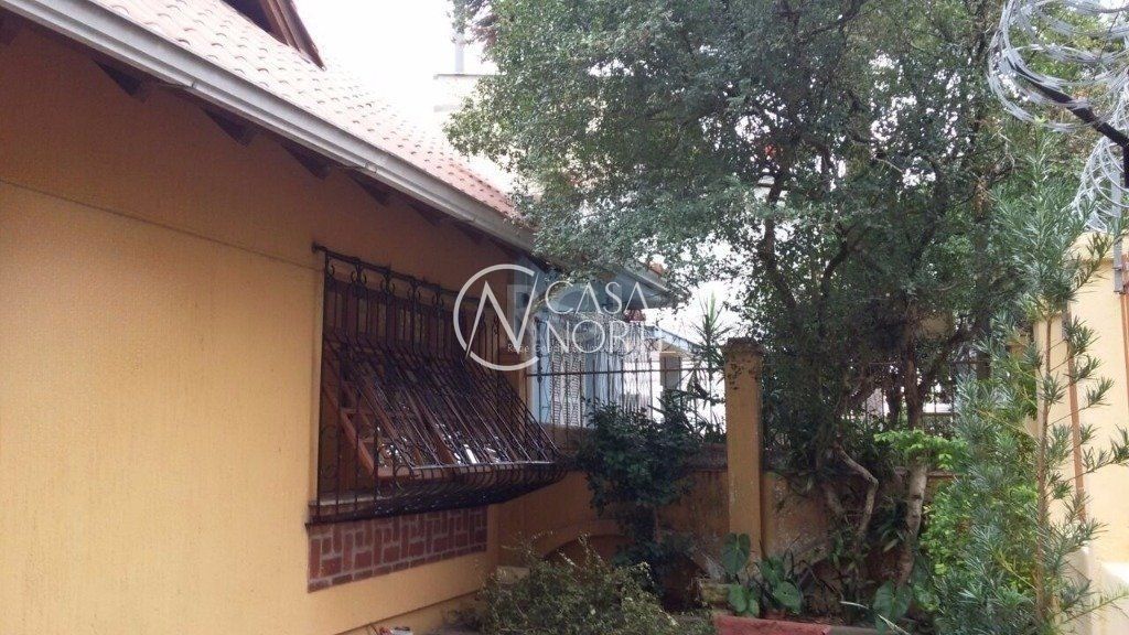 Casa à venda com 3 quartos, 250m², 1 suíte, 2 vagas, Rua Afonso Rodrigues no bairro Jardim Botânico em Porto Alegre