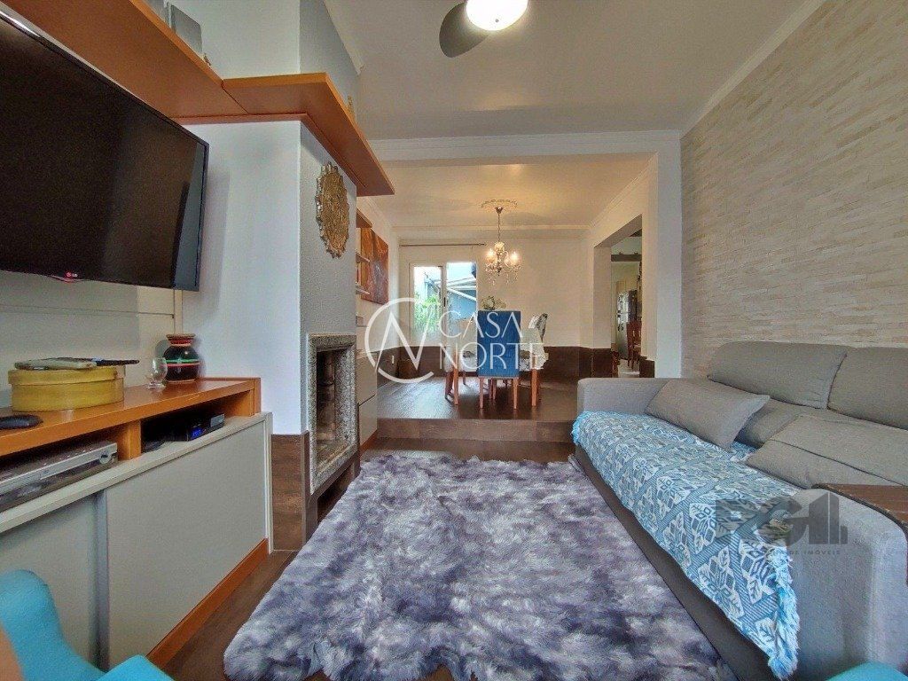 Casa à venda com 4 quartos, 233m², 1 suíte, 3 vagas, Rua Guilherme Alves no bairro Partenon em Porto Alegre