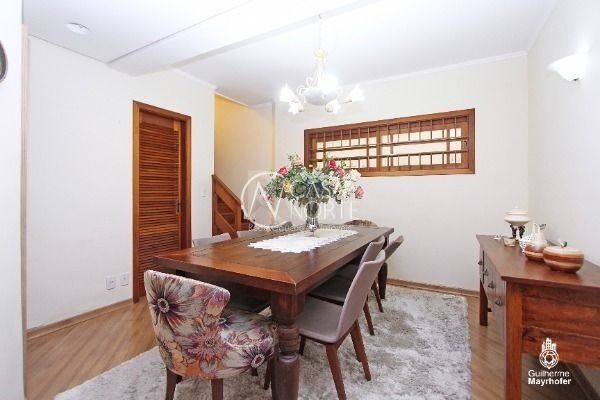 Casa à venda com 3 quartos, 189m², 1 suíte, 2 vagas, Rua Condado no bairro Ipanema em Porto Alegre