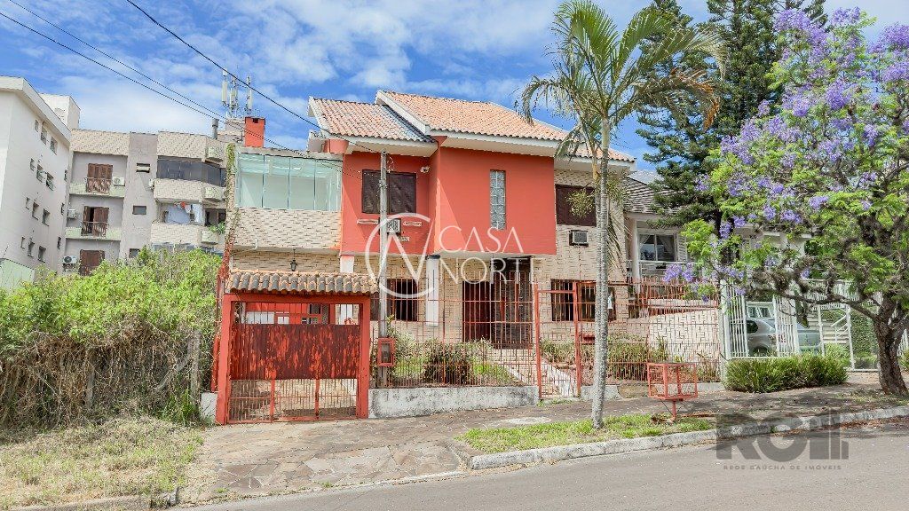 Casa à venda com 4 quartos, 430m², 3 suítes, 6 vagas, Rua Joel Halpern no bairro Jardim Itu em Porto Alegre