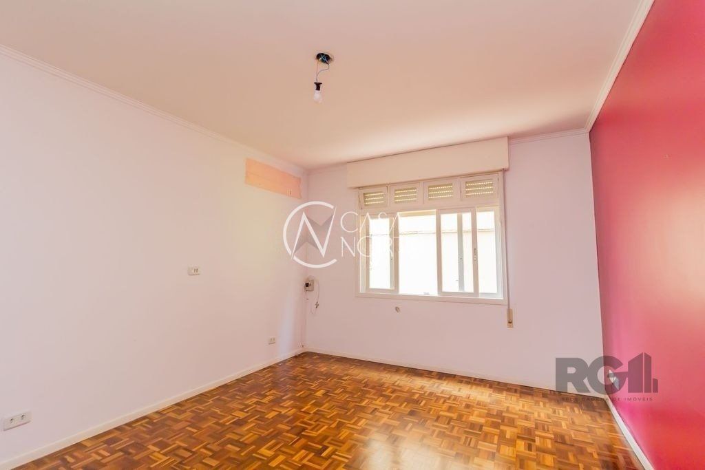 Apartamento à venda com 3 quartos, 97m², 1 vaga, Avenida Getúlio Vargas no bairro Menino Deus em Porto Alegre