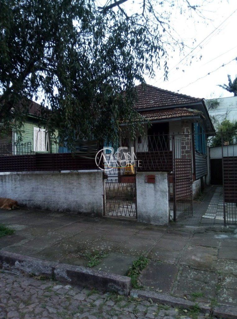 Casa à venda com 2 quartos, 300m², 3 vagas, Rua Otavio Faria no bairro Teresópolis em Porto Alegre
