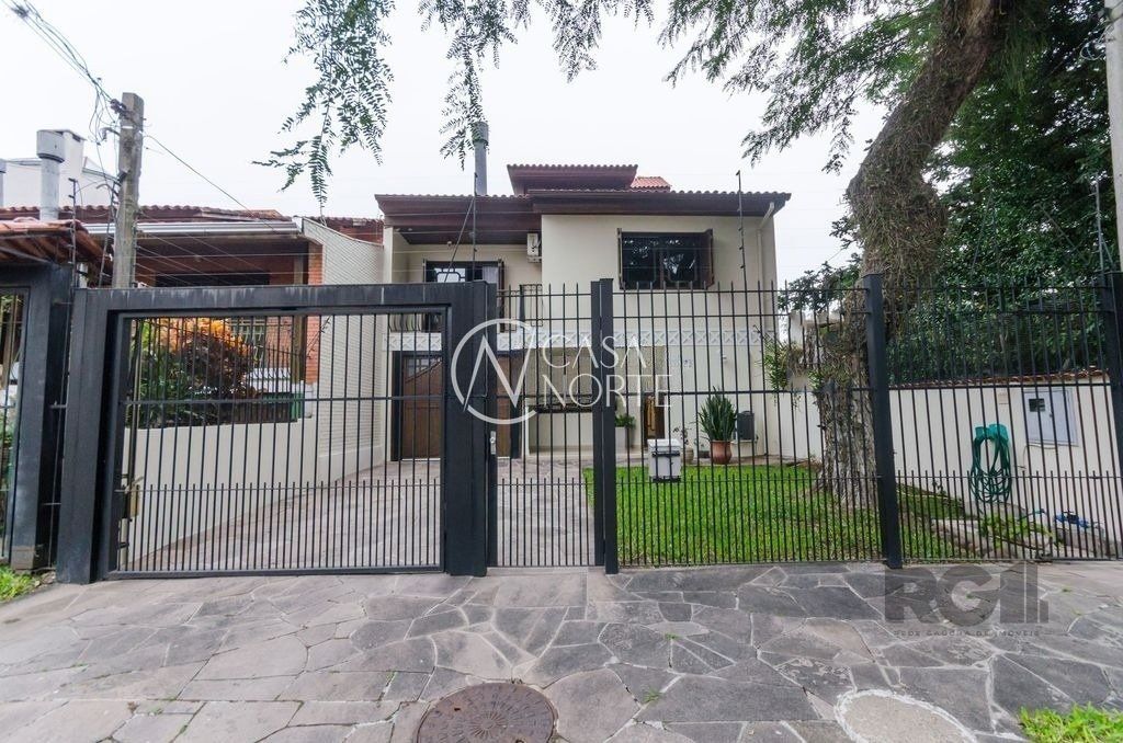 Casa à venda com 3 quartos, 379m², 2 suítes, 4 vagas, Rua Cassino no bairro Ipanema em Porto Alegre