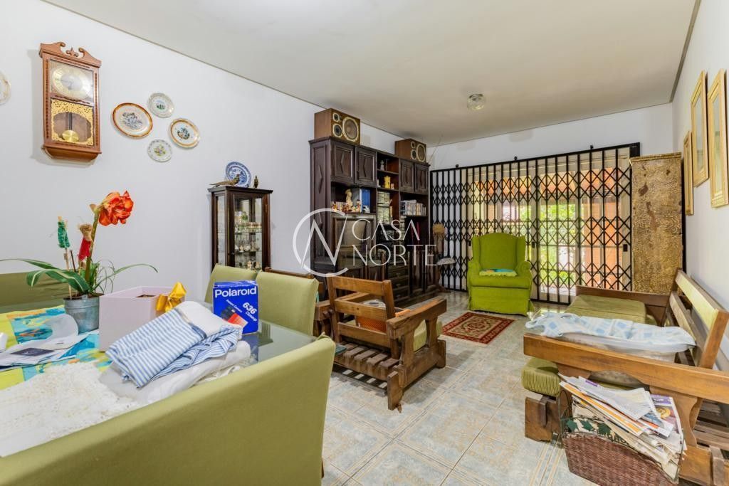 Casa à venda com 3 quartos, 162m², 1 suíte, 2 vagas, Rua Professora Thereza Noronha no bairro Espírito Santo em Porto Alegre