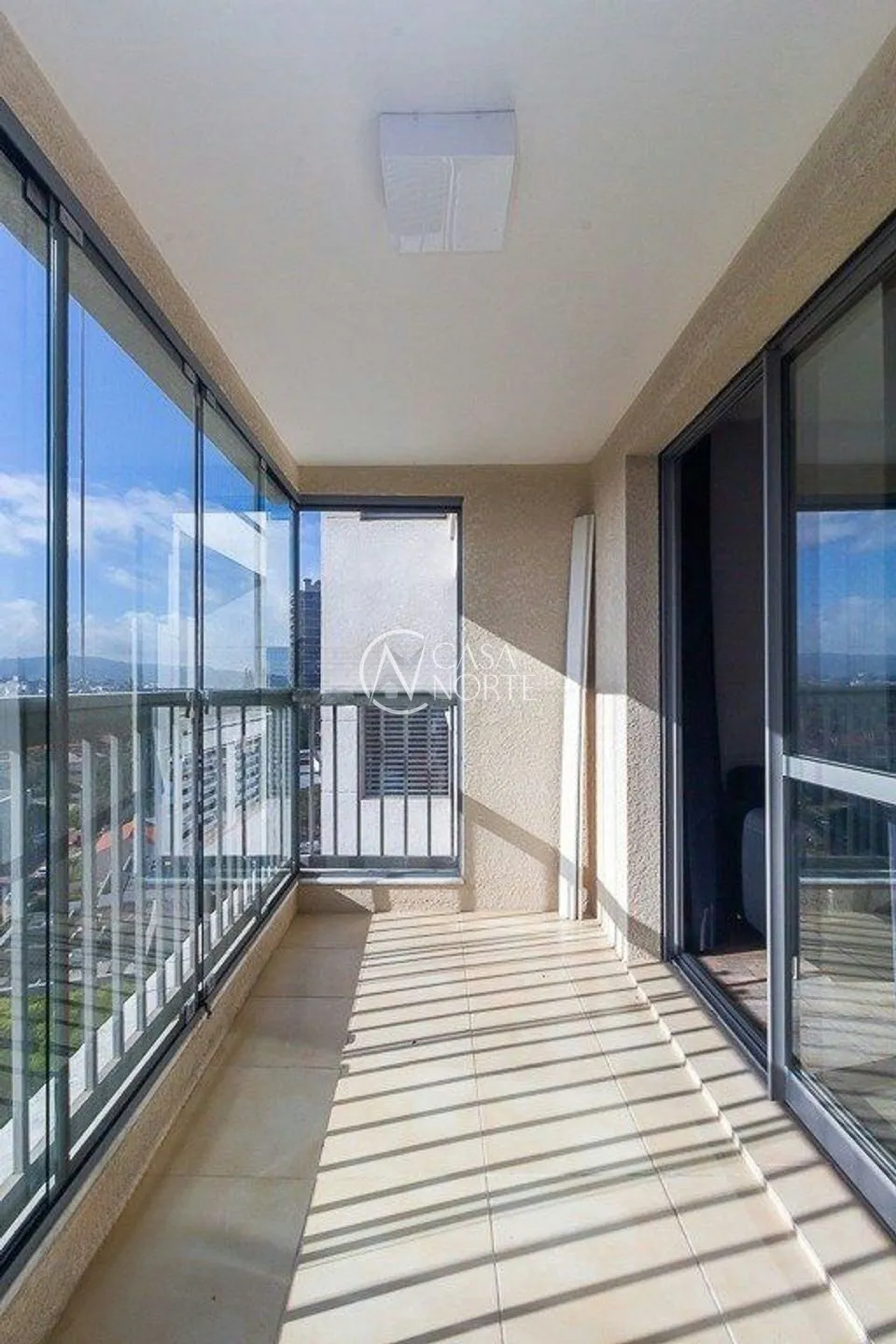 Apartamento à venda com 1 quarto, 56m², 1 suíte, 1 vaga, Avenida Luiz Manoel Gonzaga no bairro Três Figueiras em Porto Alegre