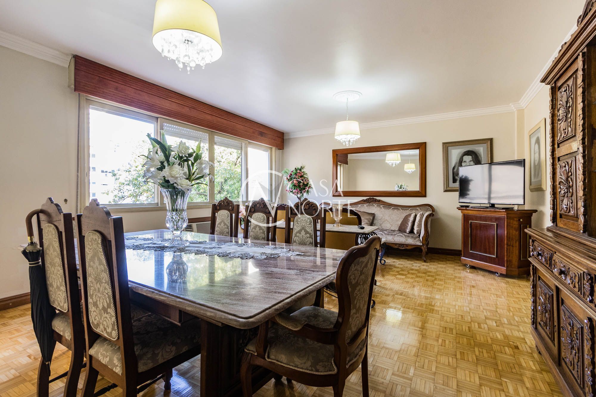 Apartamento à venda com 3 quartos, 133m², 1 suíte, 1 vaga, Rua Duque de Caxias no bairro Centro Histórico em Porto Alegre