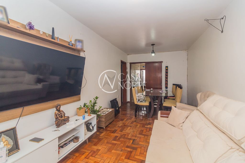 Casa à venda com 3 quartos, 114m², 1 suíte, 3 vagas, Rua José Carlos de Souza Lobo no bairro Parque Santa Fé em Porto Alegre