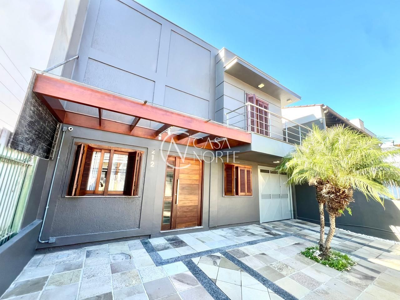 Casa à venda com 3 quartos, 278m², 1 suíte, 3 vagas, Rua Alfredo Varela no bairro Teresópolis em Porto Alegre