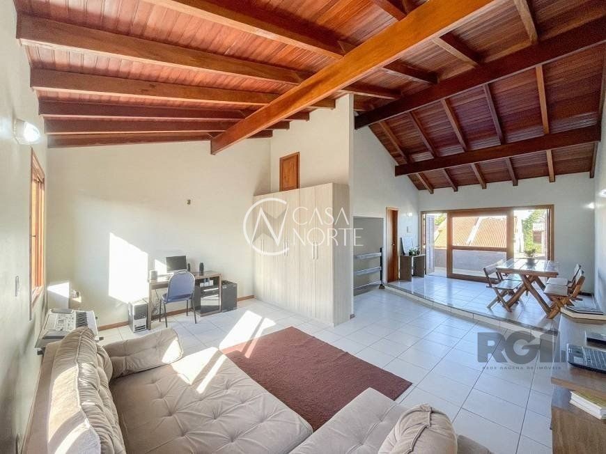 Casa à venda com 3 quartos, 121m², 2 vagas, Rua Helio Felix Frey no bairro Espírito Santo em Porto Alegre