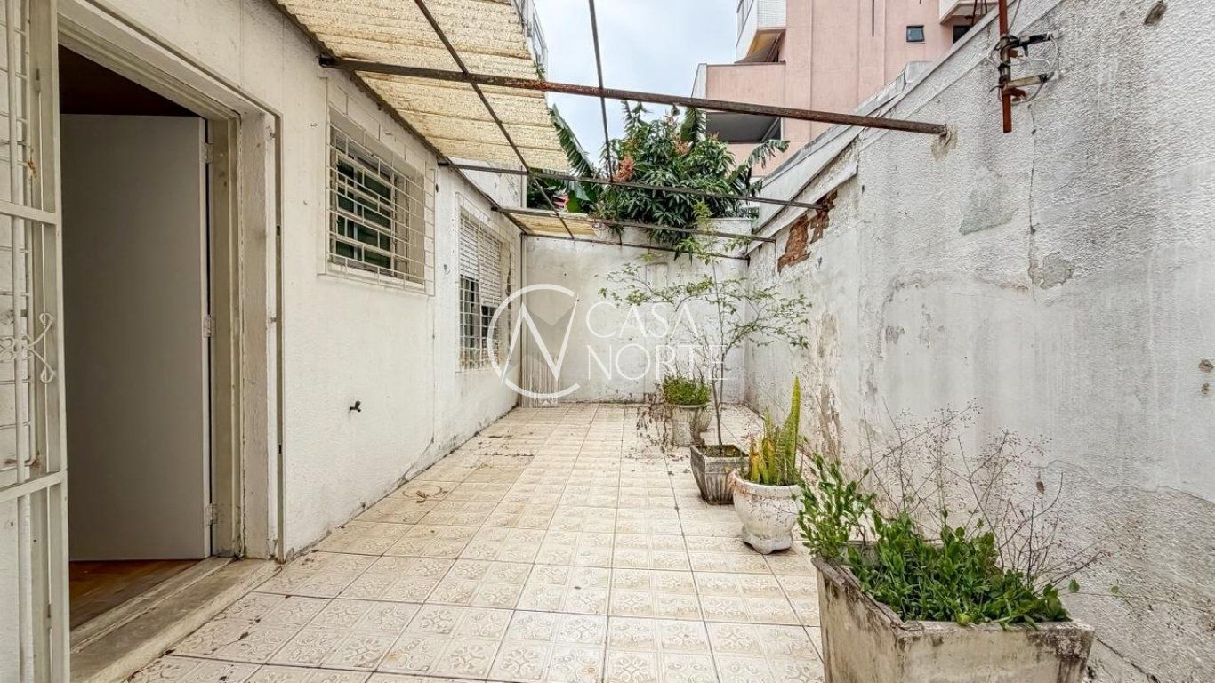 Apartamento Garden à venda com 2 quartos, 77m², Rua Tomaz Flores no bairro Independência em Porto Alegre