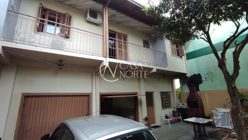 Casa à venda com 2 quartos, 220m², 1 suíte, 2 vagas, Rua Vidal de Negreiros no bairro Vila São José em Porto Alegre