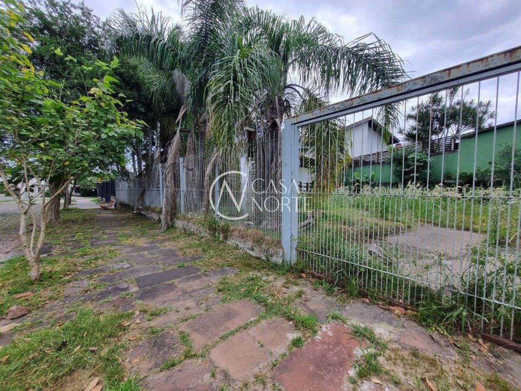Casa à venda com 3 quartos, 120m², 4 vagas, Rua Manaue no bairro Vila Assunção em Porto Alegre